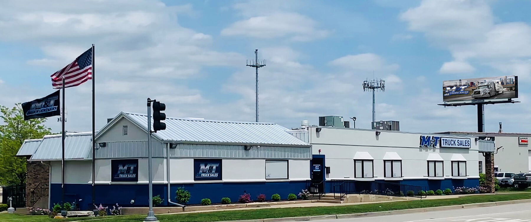 M & T Truck Sales in Burr Ridge, Illinois